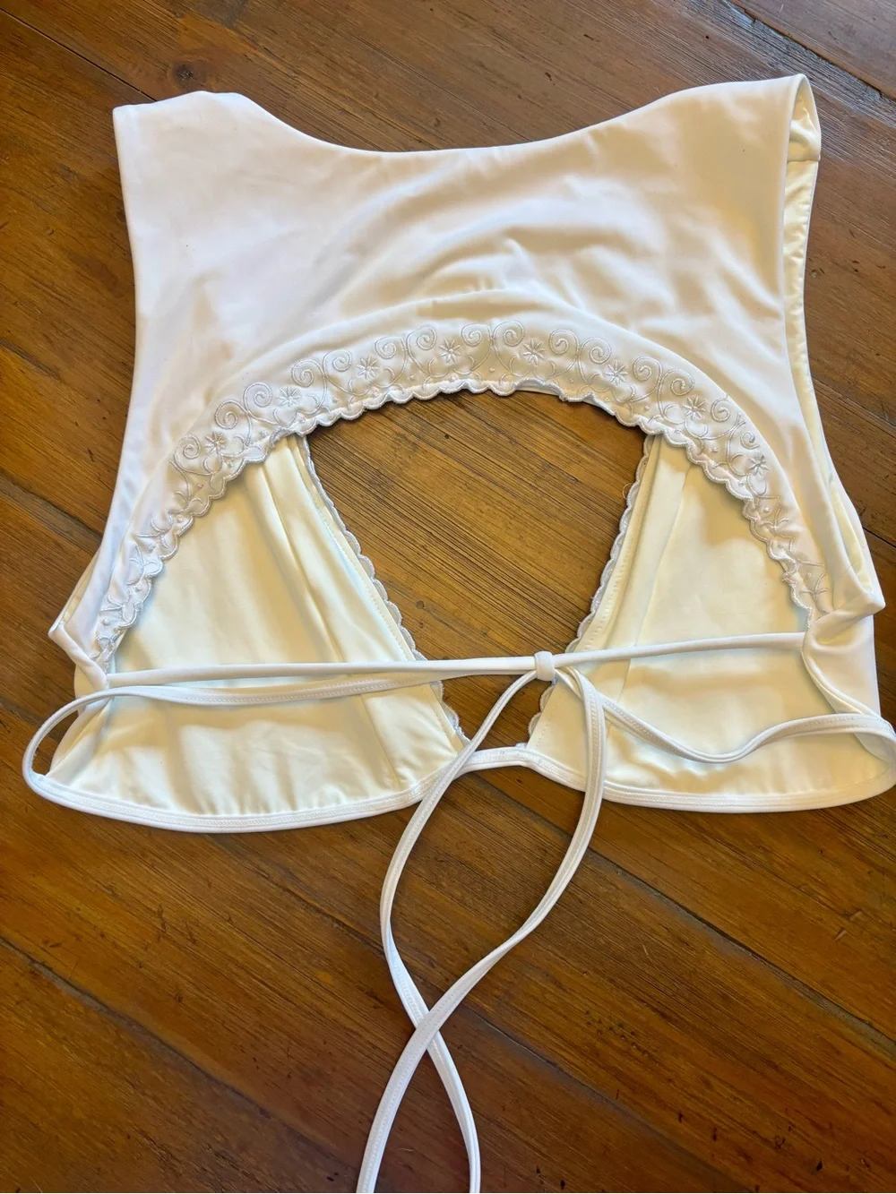 NWOT Frankie’s bikinis white embroidered swim top